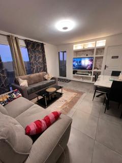 Apparemment près de CDG Paris & Disneyland - 0