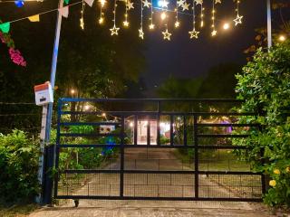 The Family Ozone Pool Houseบ้านพักตากอากาศส่วนตัวกว้างๆแฟมิลี่โอโซนพลูเฮ้าส์3ห้องนอนหลักและ1ห้องเสริมเตียง2ชั้น3ห้องนำ้1ห้องครัวรองรับ8-12ท่านเสริมได้5เป็น17ท่าน By The Mountain Ozoneบ้านโอโซนขุนเขาแก่งกระจาน - Ban Song Phi Nong - 1