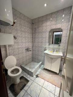 Bed and Shower Alone - 5