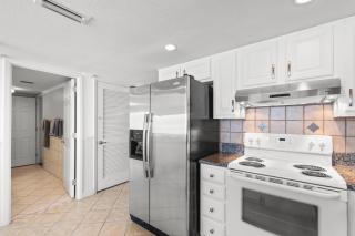 Cherry Grove Luxury w Pools Hot Tub Gym Grill - Myrtle Beach - 4