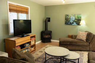 Salal Forest - 2 bedroom cabin in the forest - 2