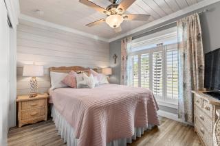Beach Retreat with Golf Cart and Endless Amenities - Panama City Beach - 5
