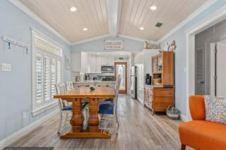 Beach Retreat with Golf Cart and Endless Amenities - Panama City Beach - 7