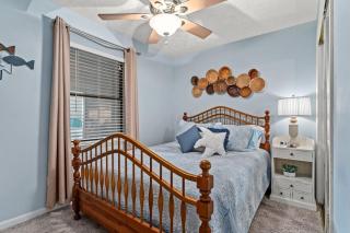 Beach Retreat with Golf Cart and Endless Amenities - Panama City Beach - 6