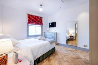 Made in Chelsea- 2 bed by Out of Office Lifestyle - London - 0