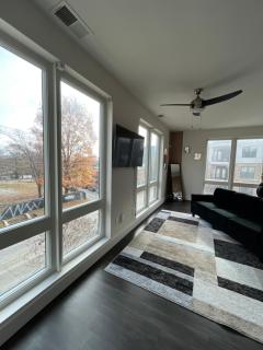 2BD Midtown ATL W-Balcony & Black Truck Option - Atlanta - 3