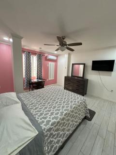 Celebrity Suite - 3 Bedroom - 1