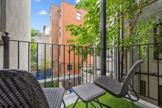 1 Min to Subway, King Bed Luxurious Airy Space Patio at "Vintage Luxe" - New York - 4