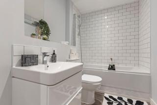 Tropical Suite - 2 Bed 2 Bath City Centre Netflix Games - Exclusive Weekly and Monthly DEALS - Raozee Homes - 9