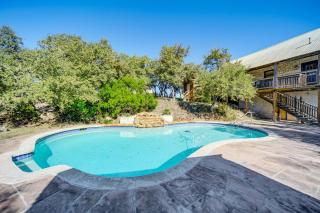 5 Mi to Dtwn Dripping Springs Cabin with Jacuzzi! - 9