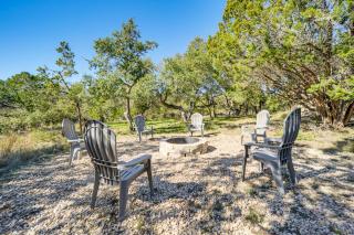 5 Mi to Dtwn Dripping Springs Cabin with Jacuzzi! - 8