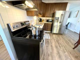 Private Ranch - Entire Home - 3 Bed Room - Hot Tub - King Bed - Fenced Yard - Pets & Kids Welcome - Game Shed - Free WiFi - 1