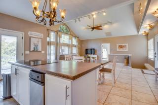 Spacious Home Near Norfork Lake with Wraparound Deck - Mountain Home - 1