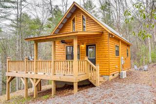 Romantic Log Cabin in the Smokies with Fire Pit! - Murphy - 0