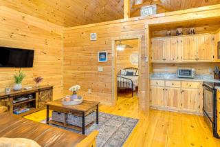Romantic Log Cabin in the Smokies with Fire Pit! - Murphy - 5