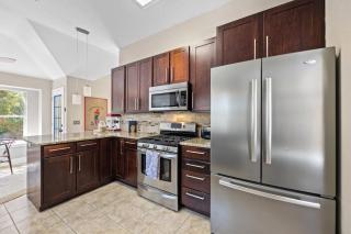 Artist Retreat at Cypress Creek - Hotub - Sleeps 9 - 1