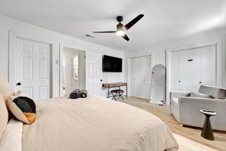 Artist Retreat by SoCo - Sleeps 4 - Free Parking - Austin - 8