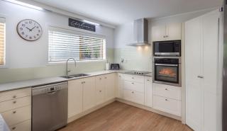 Highfield on High - 50m to the Redwoods Forest with Spa Pool - Rotorua - 9