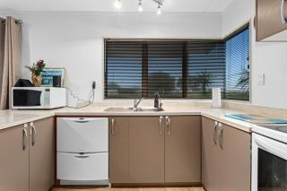 Beach Close - Ohope Beach Holiday Home - Ohope Beach - 4