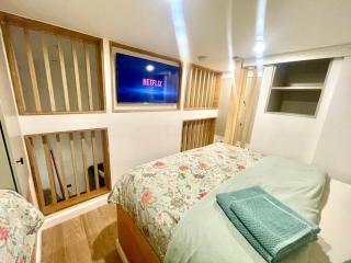 The garden house, separate entrance, free parking - 4