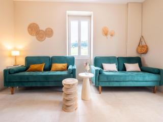 Charming House in Hautefort with Pool & Nature - Hautefort - 8