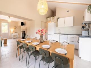 Charming House in Hautefort with Pool & Nature - Hautefort - 7
