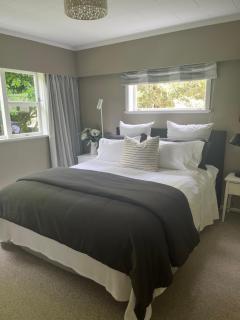 Cone Hill Farmstay - with bush and river walks - 80 sqm self contained - Hamilton - 9