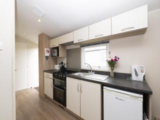 Suncrest Caravan by Belvilla - Looe - 9