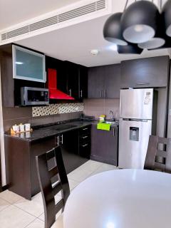 2 dormitorios, vista lateral al rio, parqueo, Puerto Santa Ana - Guayaquil - 8