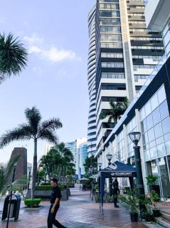 2 dormitorios, vista lateral al rio, parqueo, Puerto Santa Ana - Guayaquil - 0
