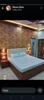 Maa kamakhya home stay - Varanasi - 8