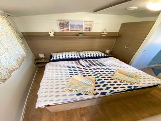 Olive Tree Neo & Lino - Two Bedroom Mobile Home with Terrace Neo - Biograd na Moru - 3