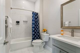 FIVE Bathrooms with FIVE Bedrooms and Stylish - 7
