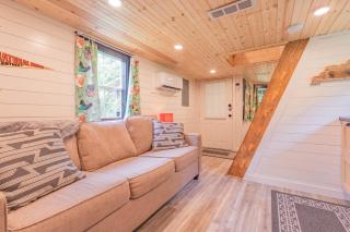 Peaceful cabin with hot tub, games, near river - 1
