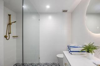 'Santorini' at Mermaid Beach - 4