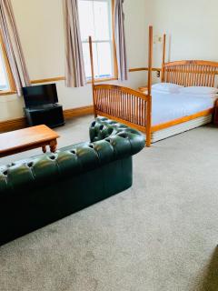 Shepherds Arms Hotel - 8