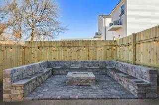Beautiful NEW 5BR Home with outdoor seating - New Orleans - 8