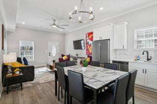 Beautiful NEW 5BR Home with outdoor seating - New Orleans - 6