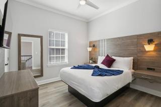 Beautiful NEW 5BR Home with outdoor seating - New Orleans - 1