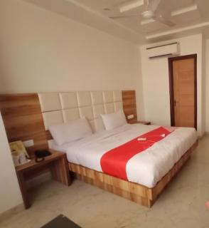 Hotel Awesome International - 0