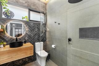 Private, modern and warm family home - 3