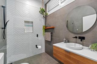 Private, modern and warm family home - 4