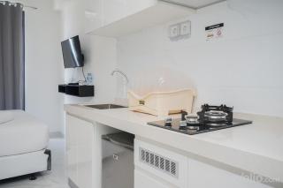 Homey and Minimalist Studio at Sky House BSD Apartment By Travelio - Tangerang - 0