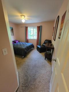 Queen Size Bdrrm, Shared Bthrm, 420 Frndl, mdpt - Highlands Ranch - 4