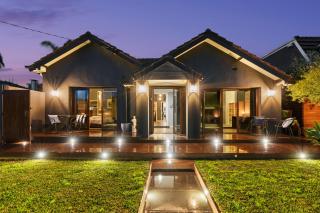 Private, modern and warm family home - 8