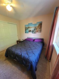 Queen Size Bdrrm, Shared Bthrm, 420 Frndl, mdpt - Highlands Ranch - 1