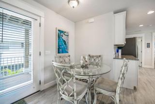 Family Tides - 2 Homes in 1 Steps to Beach w Rooftop Views Heated Pool Close to Bridge St - Bradenton Beach - 3
