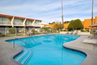 Travelodge by Wyndham Monterey Bay - Monterey - 4