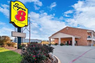 Super 8 by Wyndham Pleasanton - Pleasanton - 0