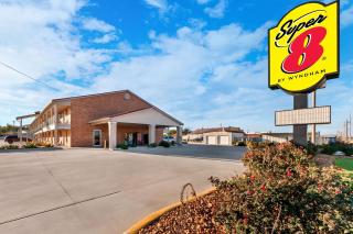 Super 8 by Wyndham Pleasanton - Pleasanton - 9